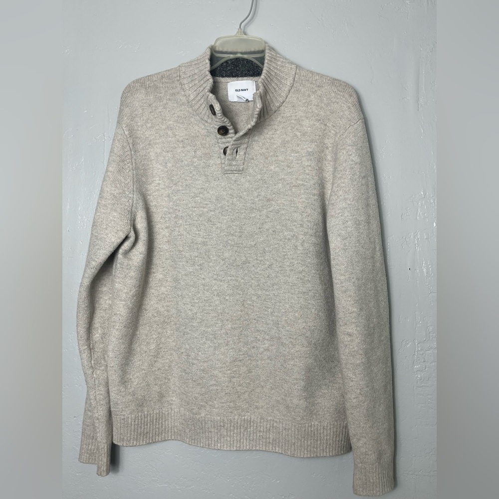 Old Navy Men's Light Gray Crewneck Sweater